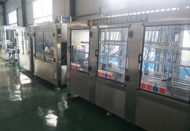 為什么全自動(dòng)灌裝機(jī)越來越受人們的喜歡？